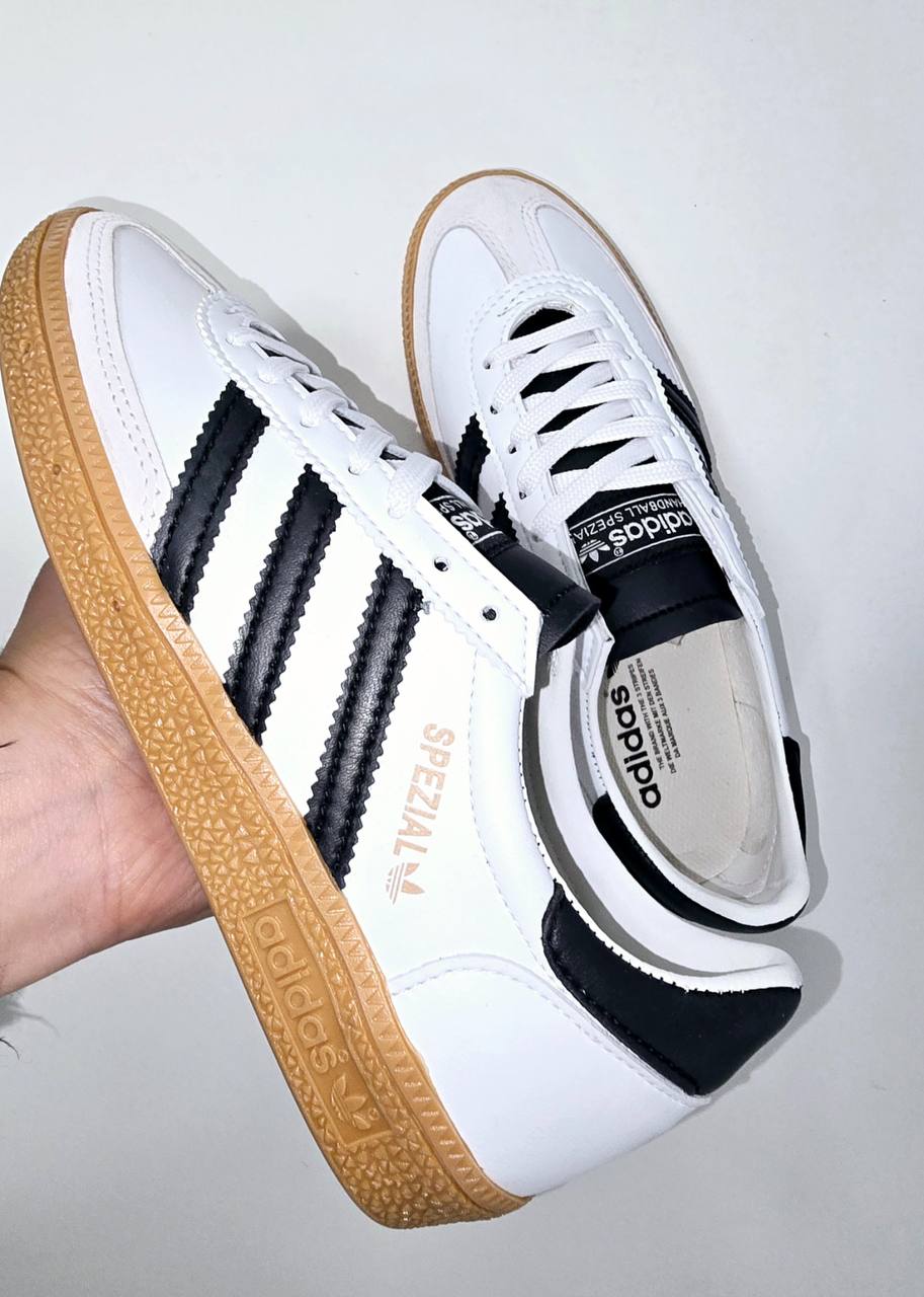 ADIDAS SPEZIAL Blancas y Negras