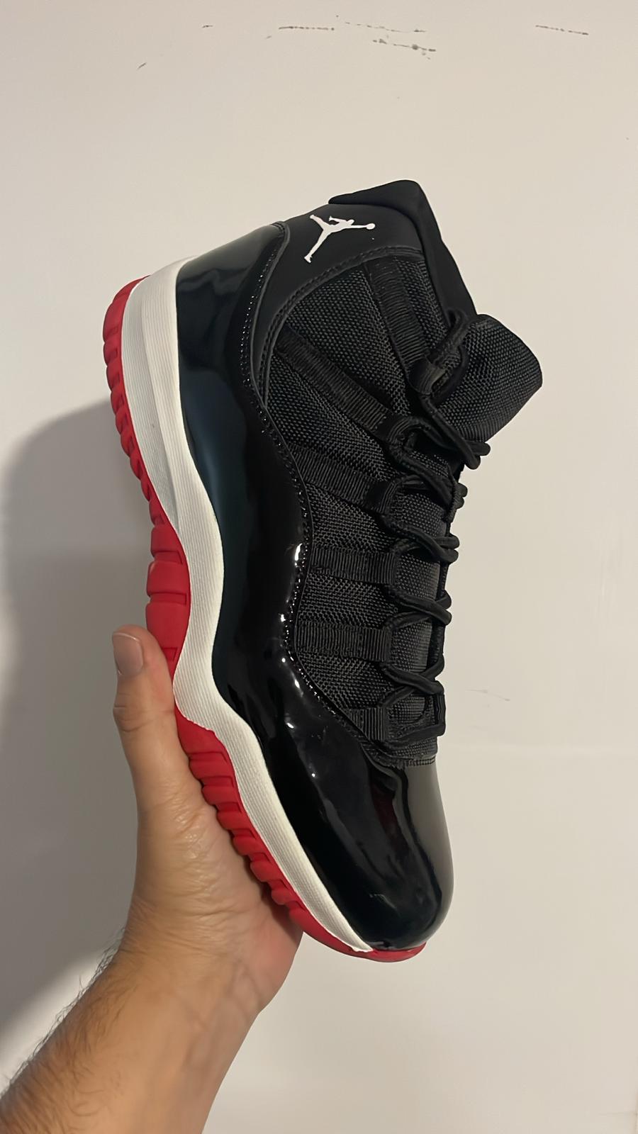 Jordan retro 11 negras/rojas